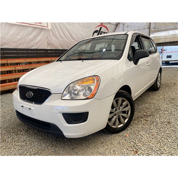 PARKSVILLE - "NO RESERVE" 2012 KIA RONDO WHITE 272800 KMS - 378929-2