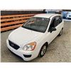 Image 4 : PARKSVILLE - "NO RESERVE" 2012 KIA RONDO WHITE 272800 KMS - 378929-2