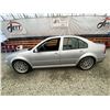 Image 23 : PARKSVILLE - "NO RESERVE" 2004 VOLKSWAGEN JETTA GREY 272653 KMS - 014408-2