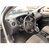 Image 50 : PARKSVILLE - 2010 DODGE CALIBER GREY 238629 KMS - 596171-3