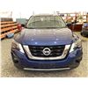 Image 6 : PARKSVILLE - 2017 NISSAN PATHFINDER BLUE 304714 KMS - 637302-3