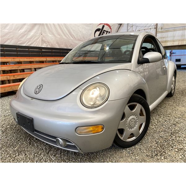 PARKSVILLE - 2001 VOLKSWAGEN BEETLE GREY 196186 KMS - 435194-2
