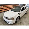 Image 4 : PARKSVILLE - 2011 DODGE AVENGER WHITE 132923 KMS - 526024-3