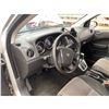 Image 50 : PARKSVILLE - 2010 DODGE CALIBER GREY 238629 KMS - 596171-3