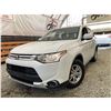 Image 1 : PARKSVILLE - 2015 MITSUBISHI OUTLANDER WHITE 244281 KMS - 600704-2