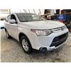 Image 8 : PARKSVILLE - 2015 MITSUBISHI OUTLANDER WHITE 244281 KMS - 600704-2