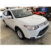 Image 9 : PARKSVILLE - 2015 MITSUBISHI OUTLANDER WHITE 244281 KMS - 600704-2