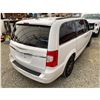 Image 16 : PARKSVILLE - 2016 CHRYSLER TOWN AND COUNTRY WHITE 149074 KMS - 285865-3