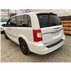 Image 20 : PARKSVILLE - 2016 CHRYSLER TOWN AND COUNTRY WHITE 149074 KMS - 285865-3
