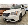 Image 2 : PARKSVILLE - 2016 CHRYSLER TOWN AND COUNTRY WHITE 149074 KMS - 285865-3
