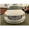 Image 6 : PARKSVILLE - 2016 CHRYSLER TOWN AND COUNTRY WHITE 149074 KMS - 285865-3