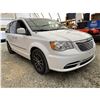 Image 8 : PARKSVILLE - 2016 CHRYSLER TOWN AND COUNTRY WHITE 149074 KMS - 285865-3