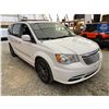 Image 9 : PARKSVILLE - 2016 CHRYSLER TOWN AND COUNTRY WHITE 149074 KMS - 285865-3
