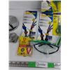 Image 4 : Paper Towel Holder, Cable Ties, Mirror, Scissors, Measuring Tape,  Mouse Trap, Misc