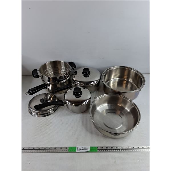 Stock Pots & Steamer Pot w/Lids