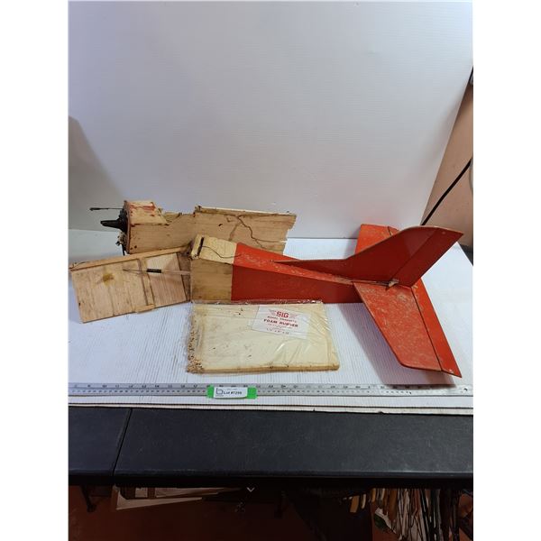 Incomplete Model Plane & Foam Rubber, Pickup Only