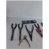 Image 2 : Variety Of Pliers