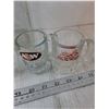 Image 4 : (2) Large Glass Jugs, (4) Small Glass Mugs