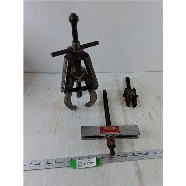 Gear and Bearing Puller, Forcing Screw, Small 2 Jaw Pulling Head