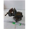 Image 1 : Wilton Vice 4" Jaws with Pivot, Pickup Only