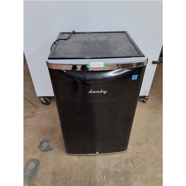 * Danby Mini-Fridge - 21x21x33" - Tested, Pickup Only