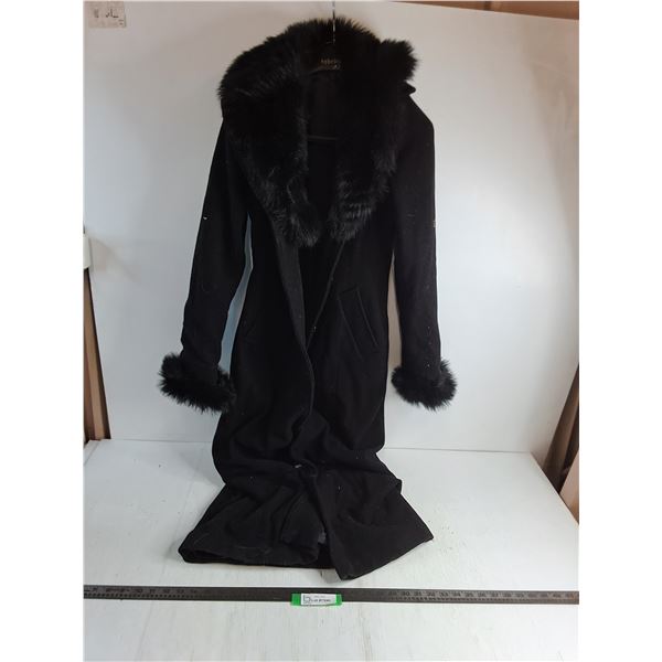 * Le Chateau Full Length Women's Coat w/Faux Fur Trim - XS Size