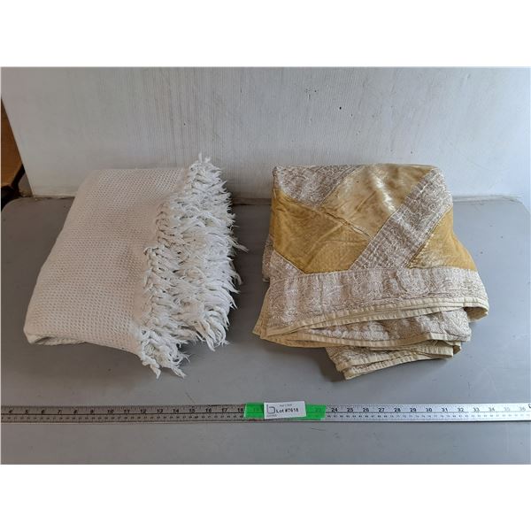(2) Throw Blankets