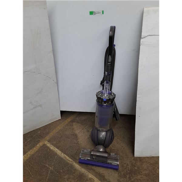 *Dyson Animal 2 Vacuum Cleaner Tested Works No Shipping