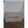 Image 1 : **White Outdoor Storage Tub No Shipping