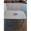 Image 1 : *Small Kitchen Table No Shipping