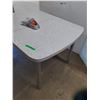 Image 5 : *Small Kitchen Table No Shipping