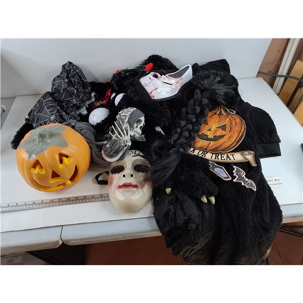 Halloween Costumes, Masks & Supplies