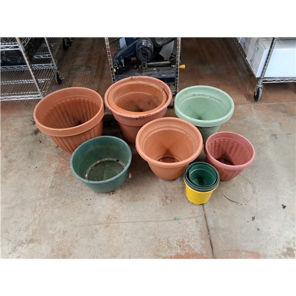 **Assorted Plastic & Ceramic Planters - PICKUP ONLY