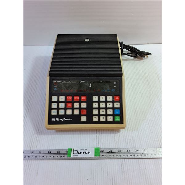 Pitney Bowes Weigh Scale 14"x9.5"x5.5" Powers On