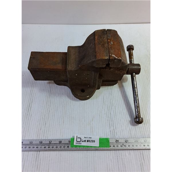 Heavy-Duty Bench Vise. Jaw 4" Cannot Ship