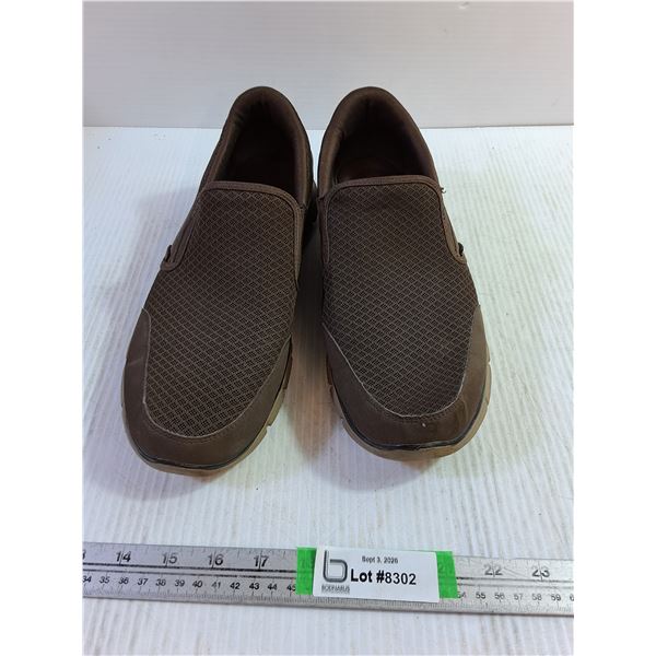 Mens Skechers Shoes Size 10.5