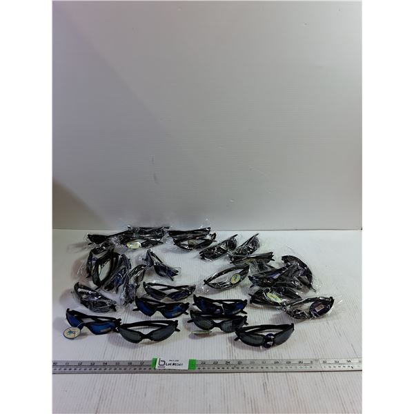 (27) Pairs Of Looke Sunglasses