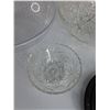 Image 5 : (2) Glass Bowls, Plastic Bowl, Christmas Wall Clock