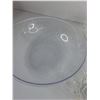 Image 6 : (2) Glass Bowls, Plastic Bowl, Christmas Wall Clock