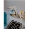 Image 5 : (2) Trays, Ceramic Gravy Separator, Ceramic Pitcher, Misc