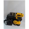 Image 2 : Dewalt Cordless Drill Powers On