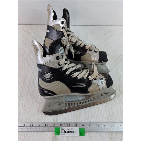 Bauer Hockey Skates Size ~7 1/2