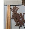 Image 4 : Garden Decor & Wooden Legs 50", PICKUP ONLY
