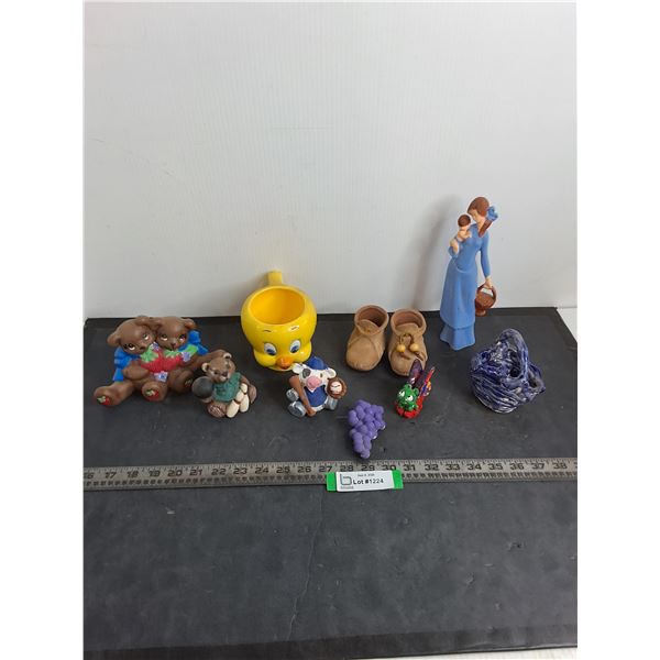 Assorted Ceramic Ornaments, Tweety Bird Mug