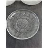 Image 2 : Glass Set of 47 Dessert Plates