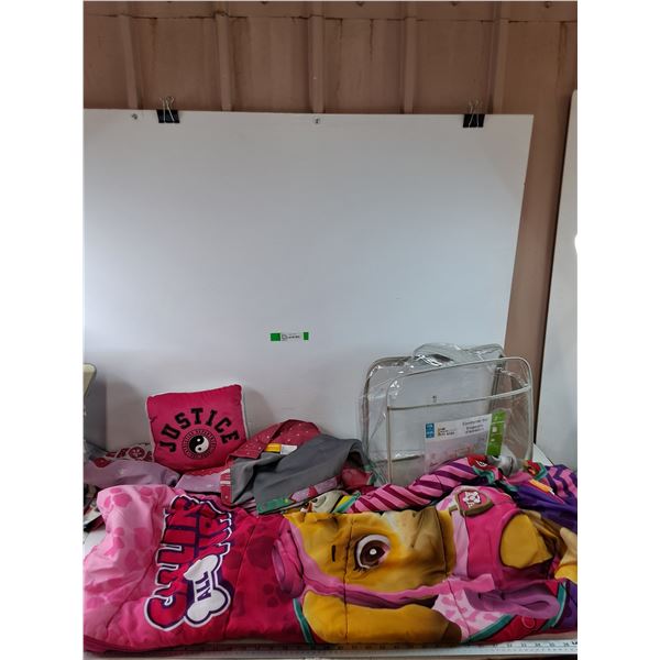 Paw Patrol Zip Up Comforter, (2) Drapes, (1) Pink Justice Pillow