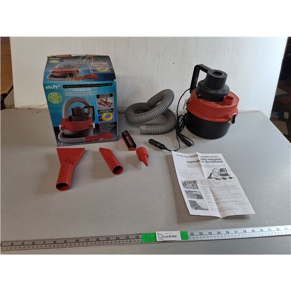 DC Wet/Dry With Attachments- Untested