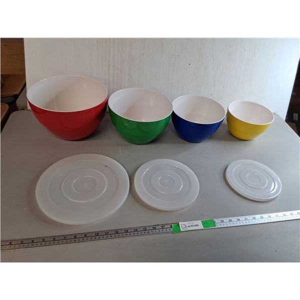 (4) Nesting Melamine Bowls up to 10.5" Diameter, (3) Lids