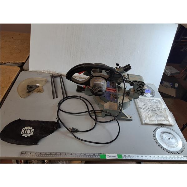 King 8 1/4" Sliding Compound Miter Saw- Powers On, Can't Ship