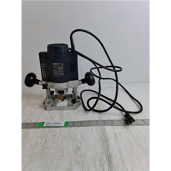 Mastercraft Plunge Router Powers On